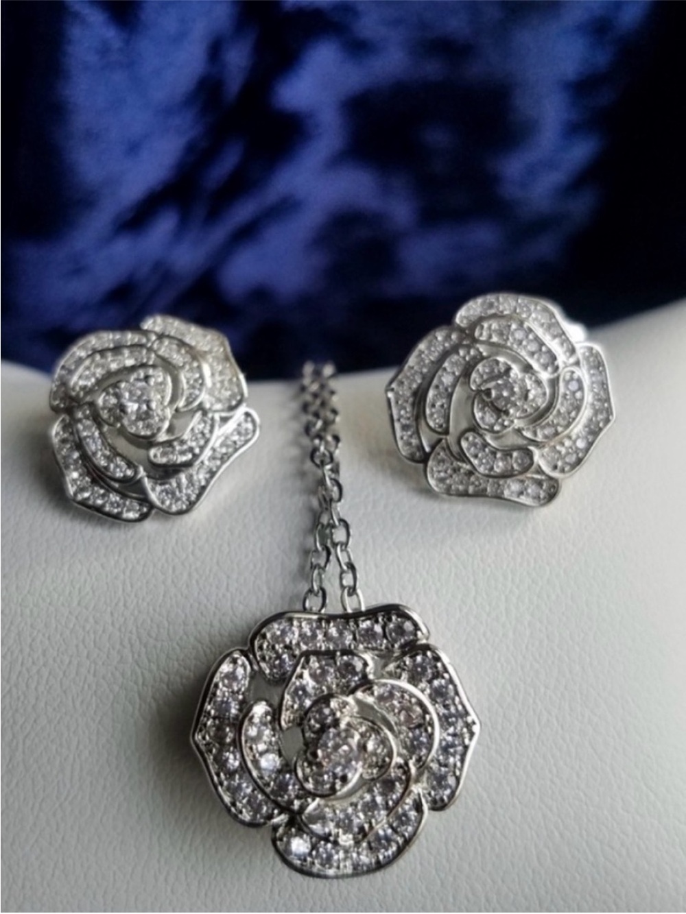 Swarovski Elements Silver Tone Rose Flower Pendant Necklace NEW